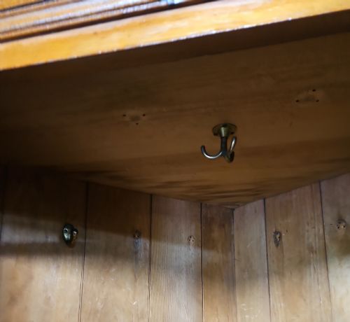 LARGE VICTORIAN PINE CORNER WARDROBE - ADDITIONAL PHOTO 7