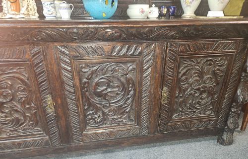 JACKOBEAN STYLE CARVED OAK DRESSER - ADDITIONAL PHOTO 6
