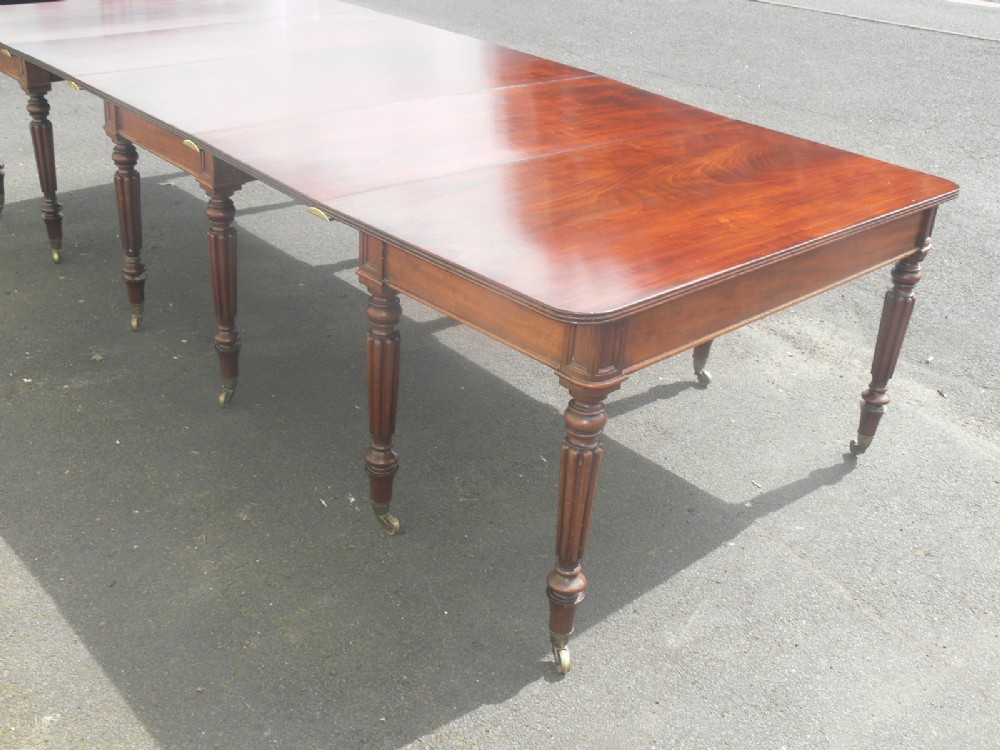 Willian 4th dining table.