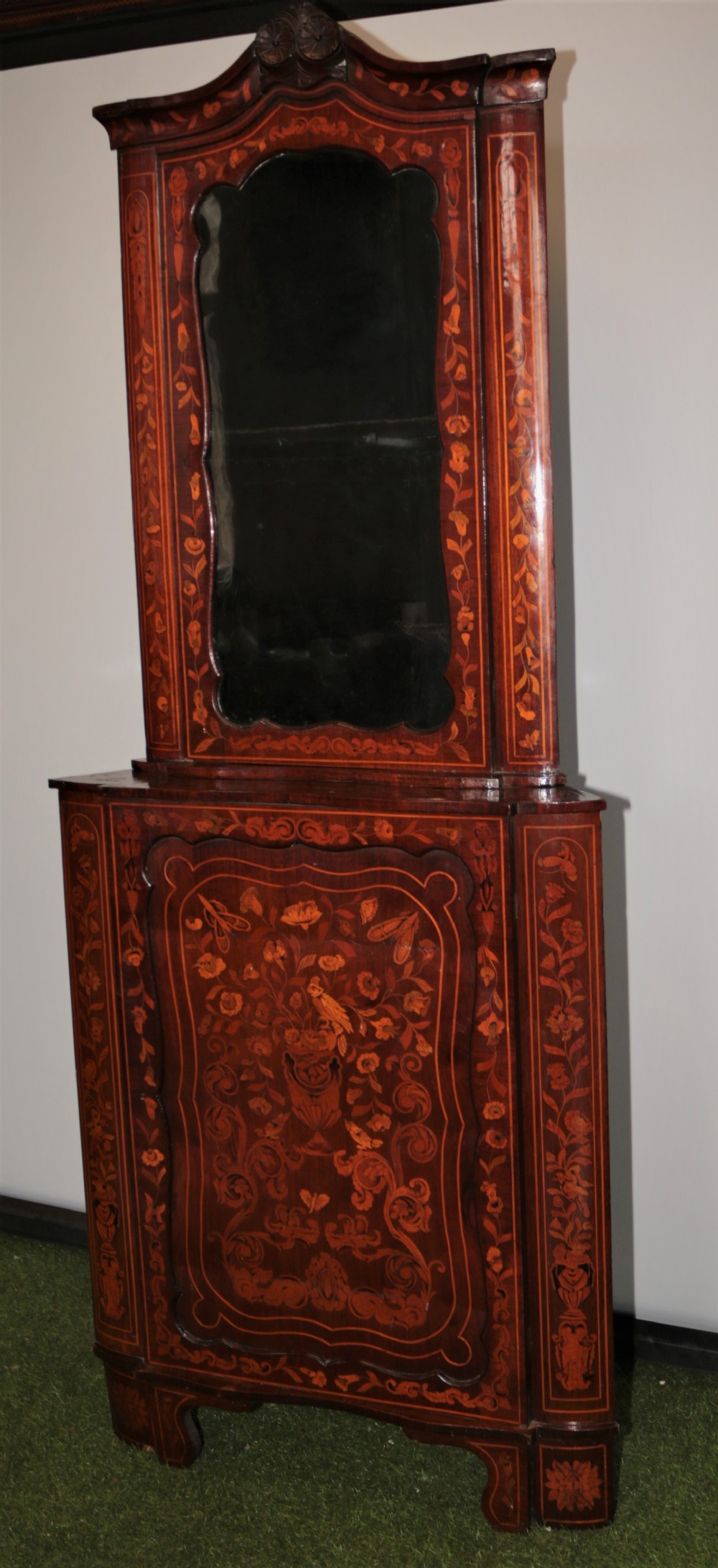 Dutch marqutery corner cabinet