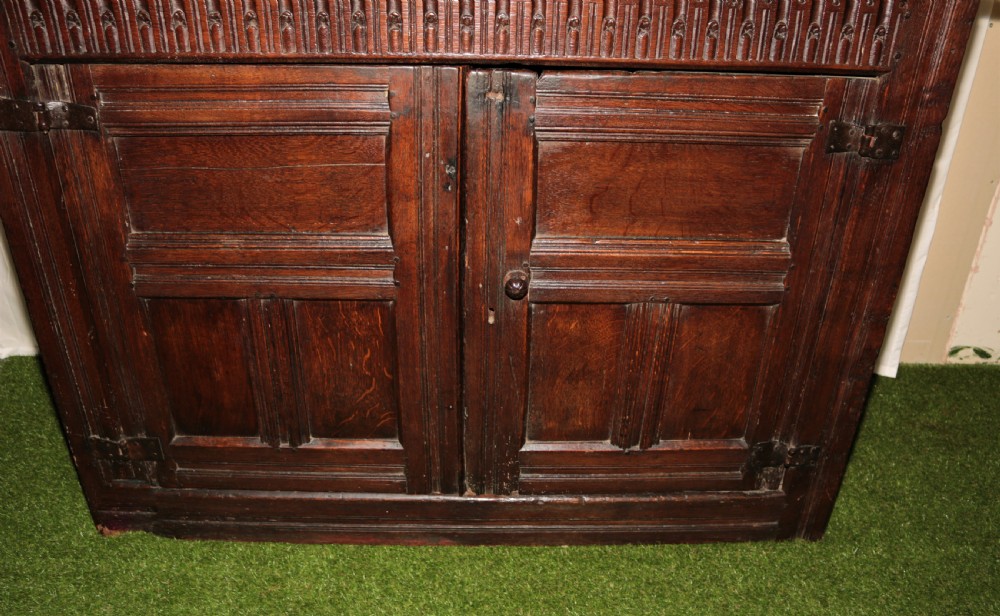 Period oak court cupbourd View VIII