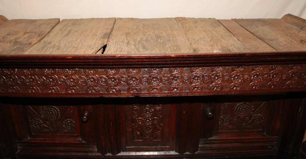 Period oak court cupbourd View XII