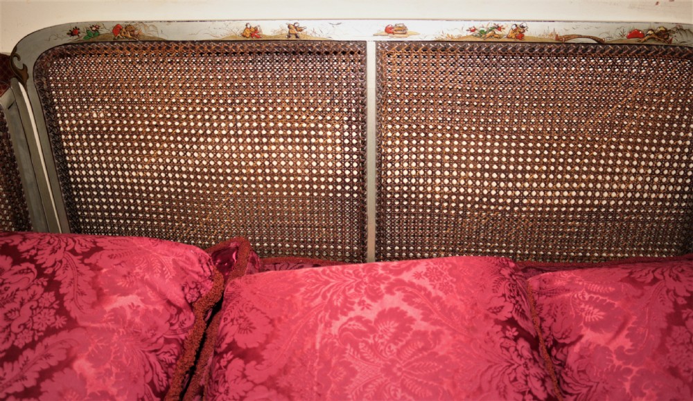 Japanese lacquer Bergere suite. View XIII