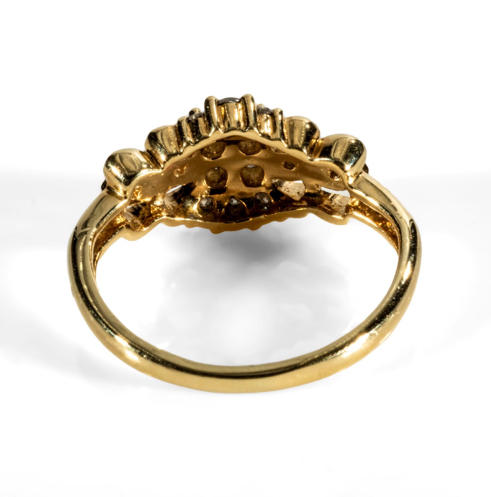Very pretty diamond ring. View IV
