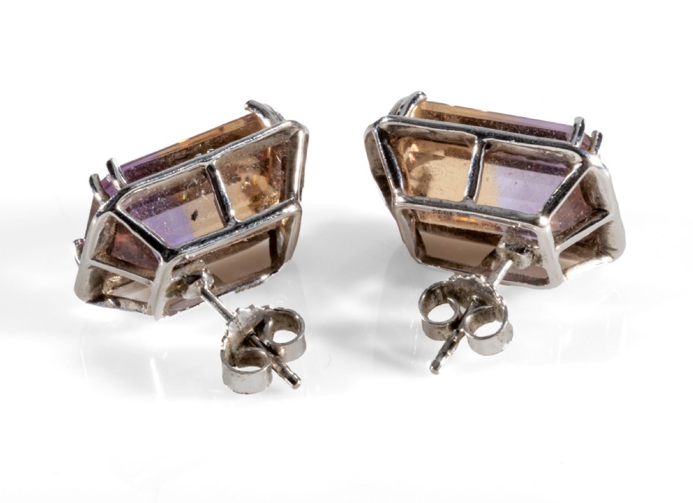 Amatreen and gold ear rings. View II