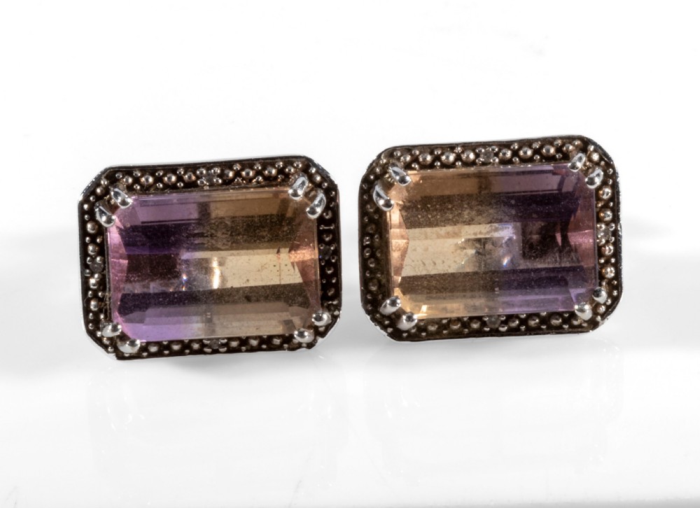 Amatreen and gold ear rings. View IV