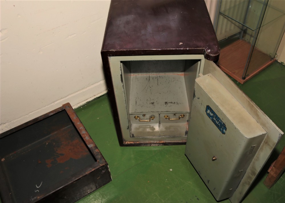 Victorian iron safe. View VI