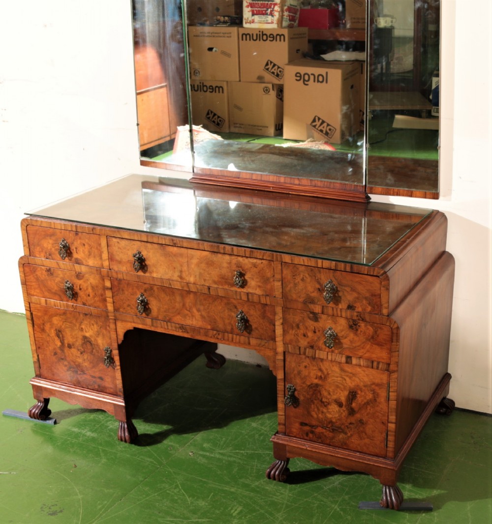 Deco walnut dressing table.
