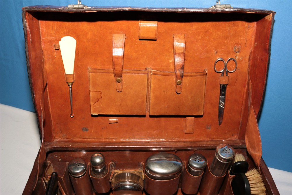 Crocodile suitcase fitted. View VII