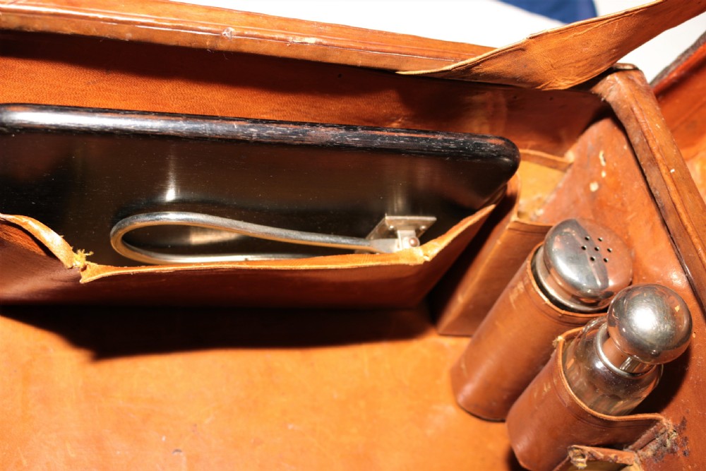 Crocodile suitcase fitted. View XIII