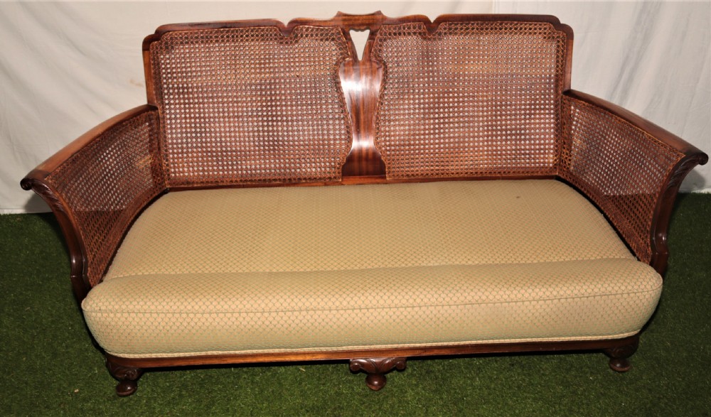 Bergere 3 piece suite. View VI