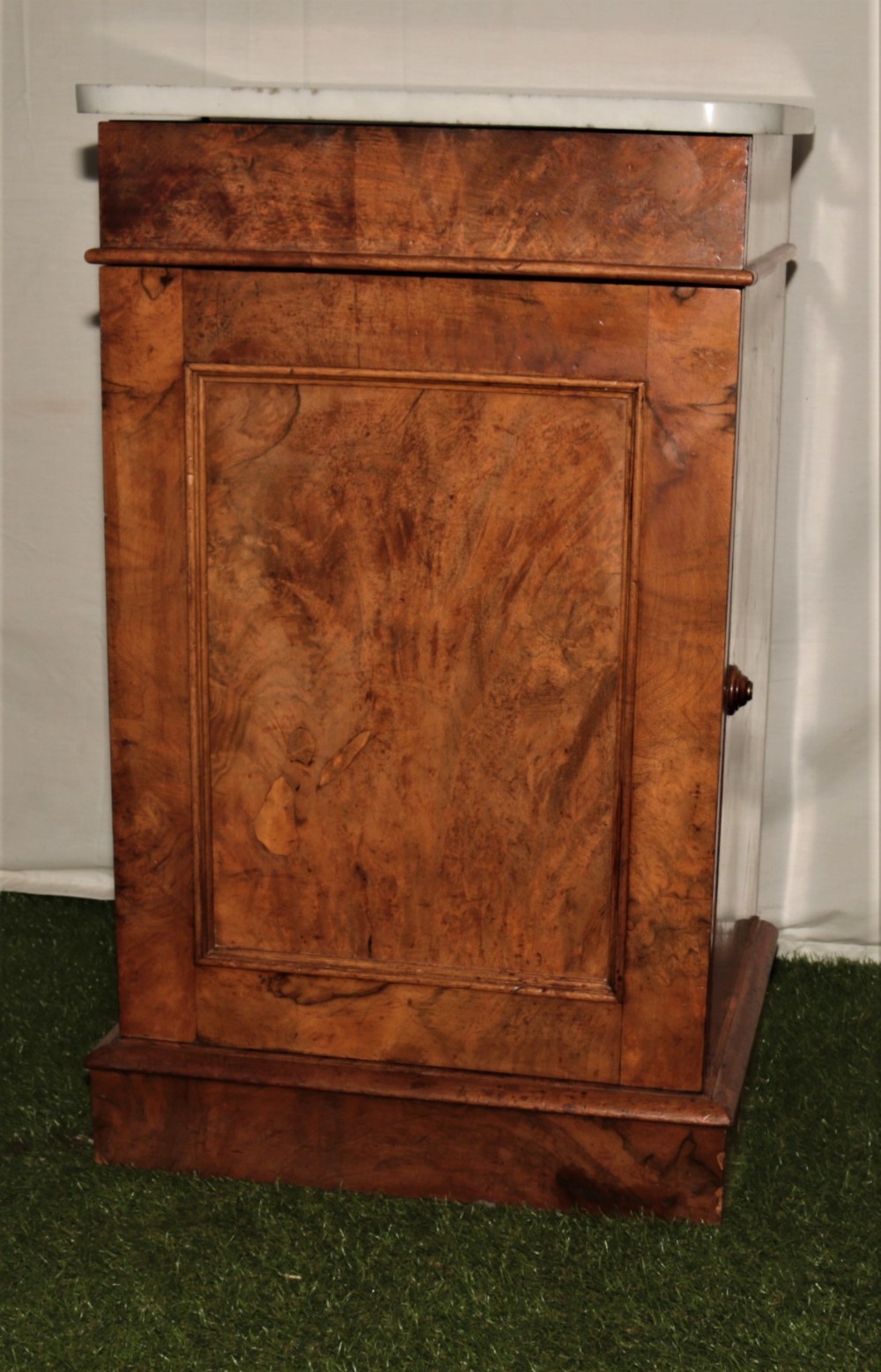 Victorian walnut bedside cabinet.