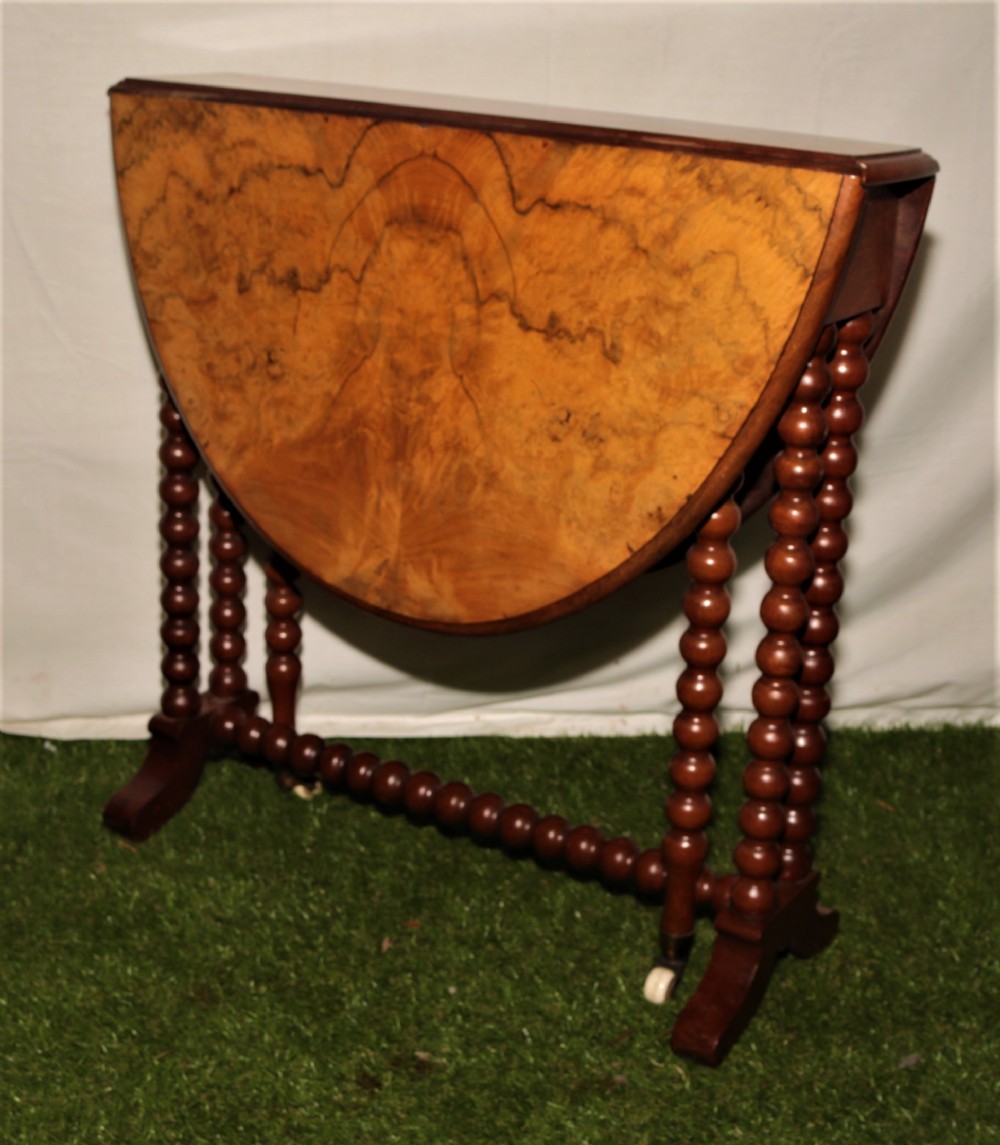 Victorian walnut Sutherland table.