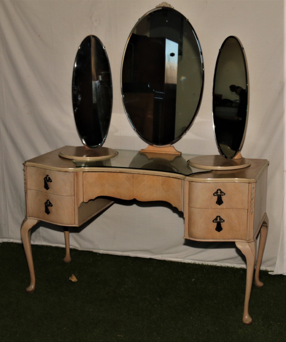 1930 deco walnut bedroom suite.