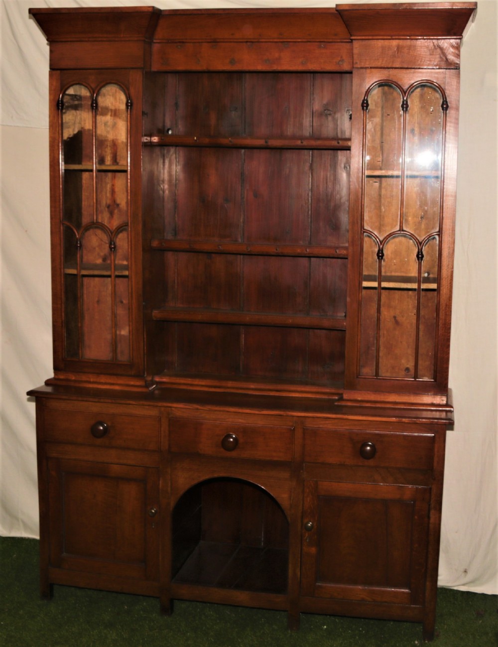 Oak Welch dresser