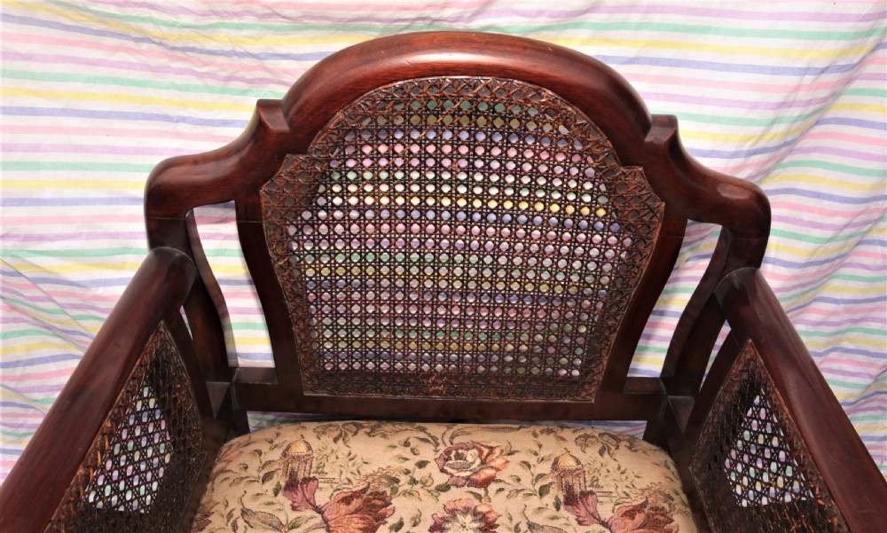 Bergere 3pc suite. View V