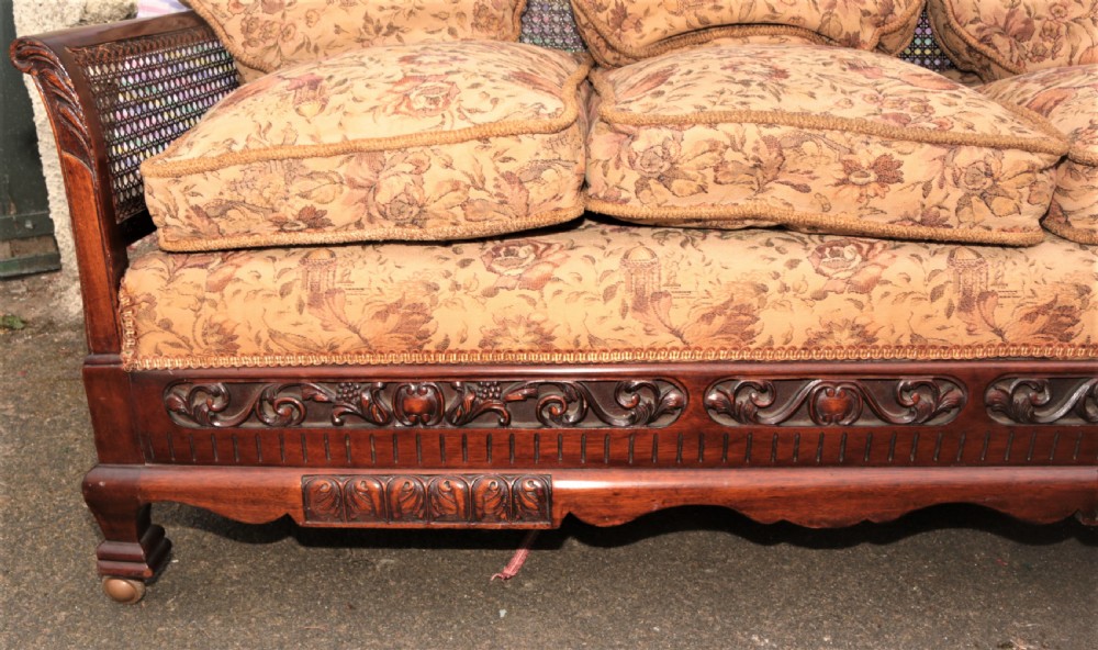 Bergere 3pc suite. View X