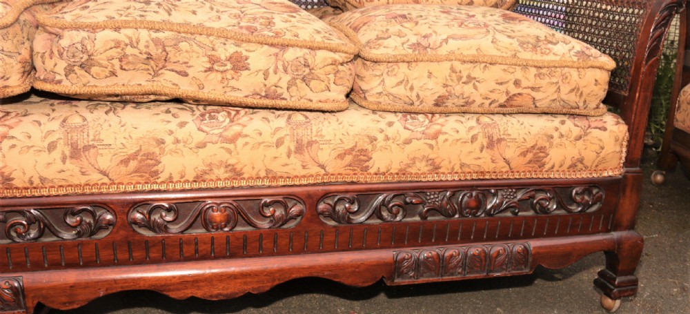 Bergere 3pc suite. View XI