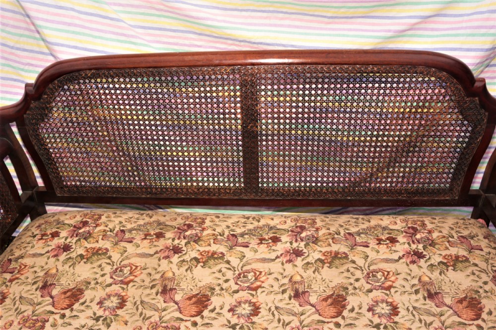 Bergere 3pc suite. View XIV