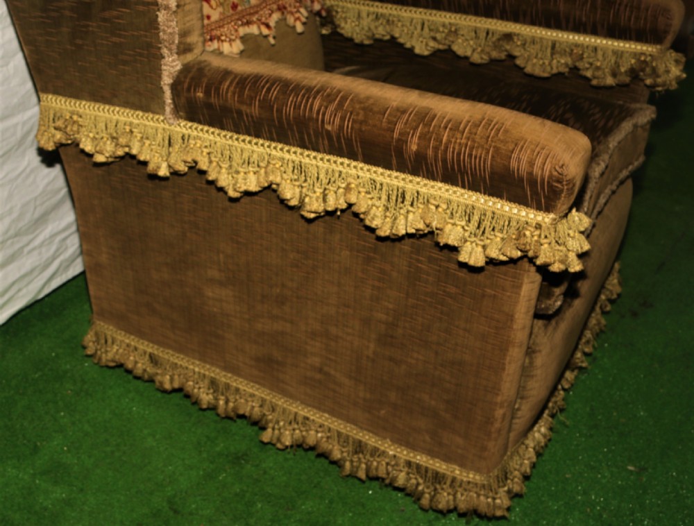 Victorian 3pc suite (HARRODS) View IX