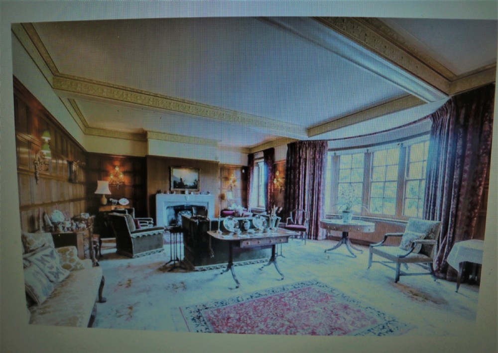Victorian 3pc suite (HARRODS) View XVI