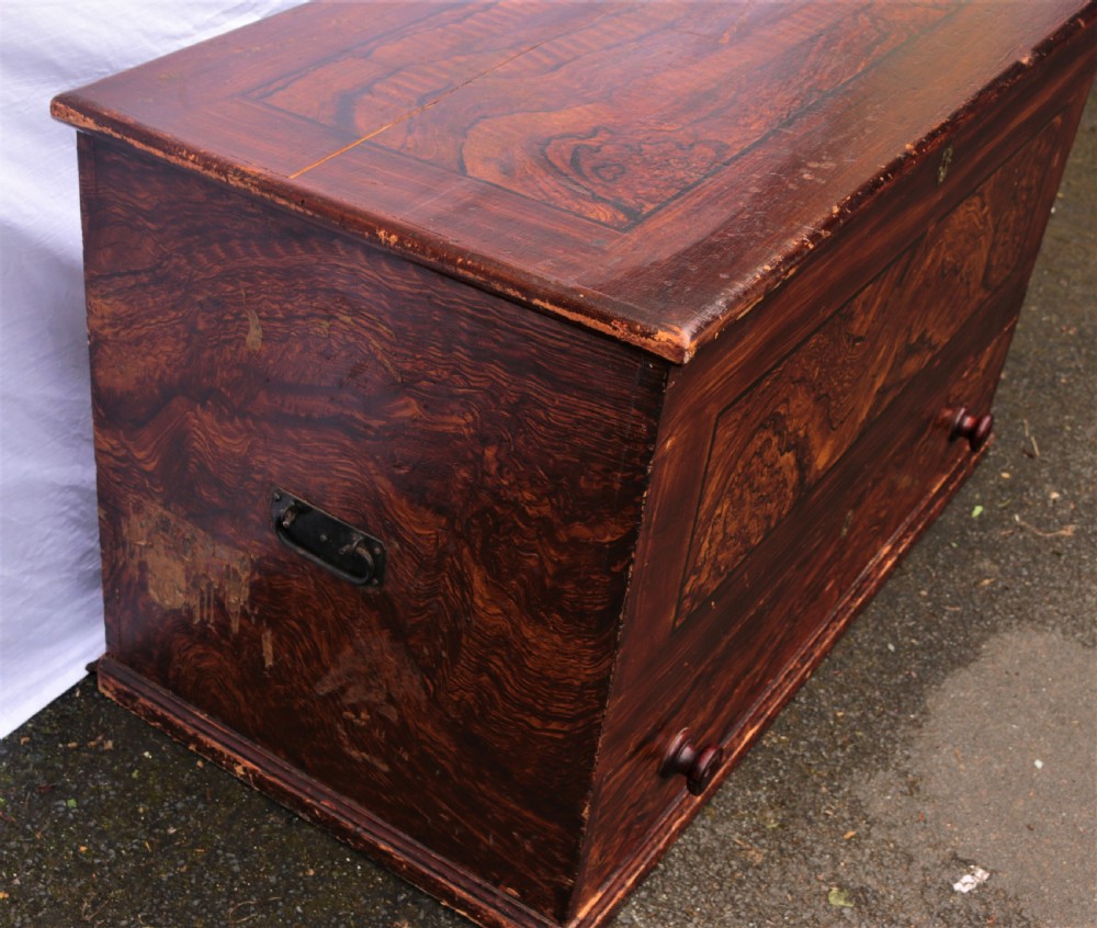 Victorian bedding box View V
