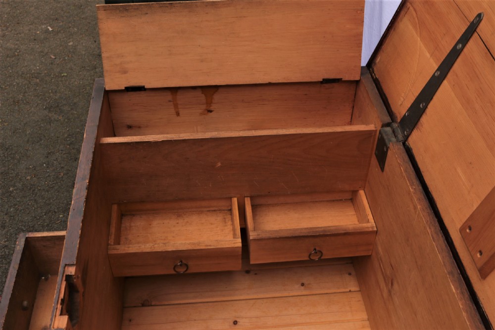 Victorian bedding box View VI