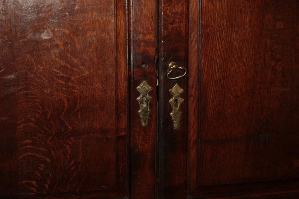 Period oak corner cupboard 1700. View II