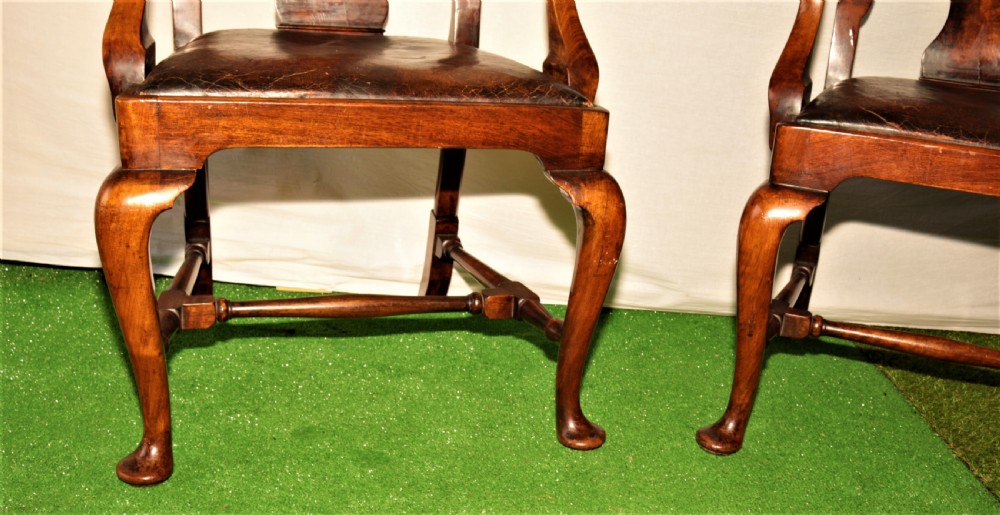 6 Queen Ann style chairs walnut View IV