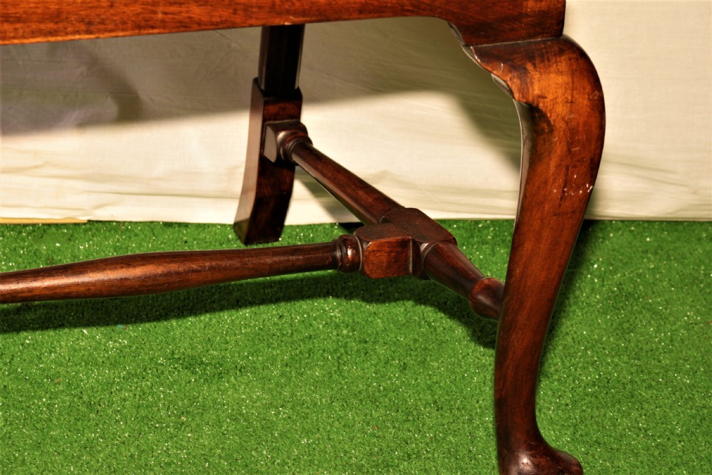 6 Queen Ann style chairs walnut View VI
