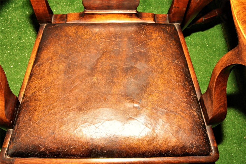 6 Queen Ann style chairs walnut View X