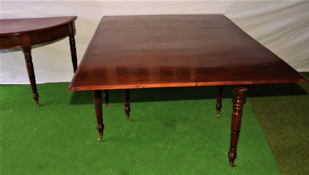 Georgian mahogany dining table. View III