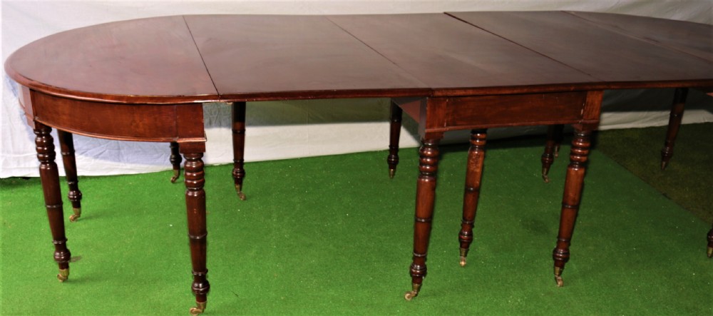 Georgian mahogany dining table. View V