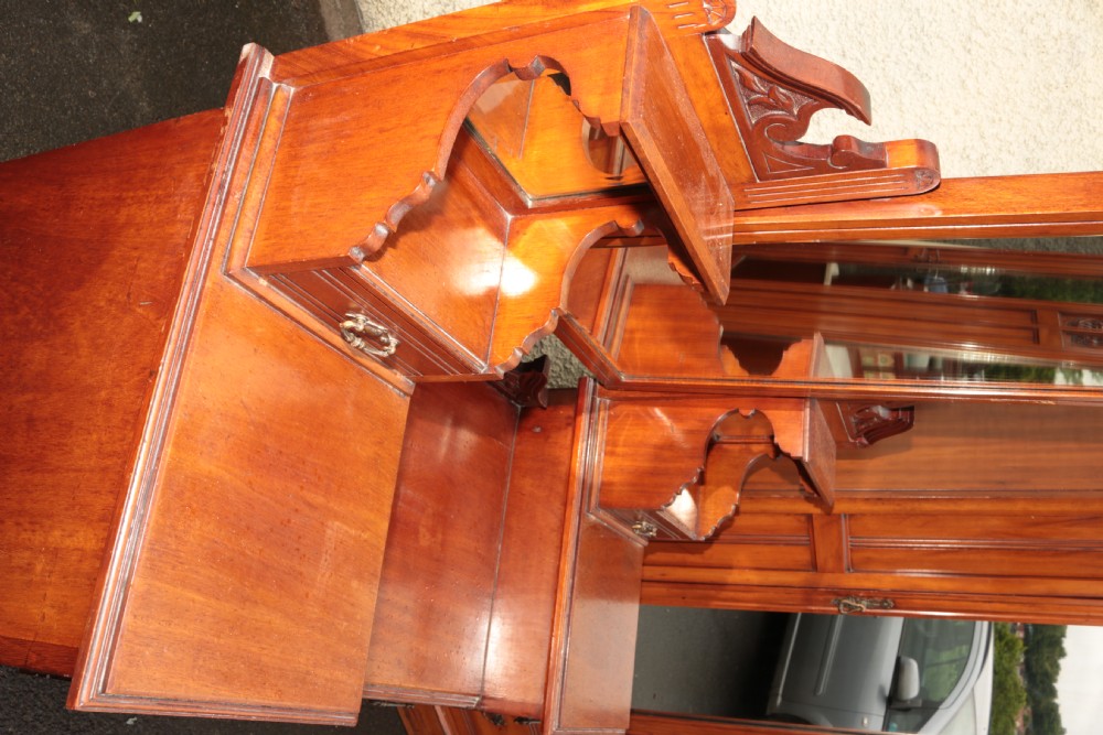 Late Victorian bedroom suite. View XI