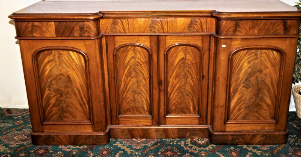 Victorian mahogany sideboard buffet.