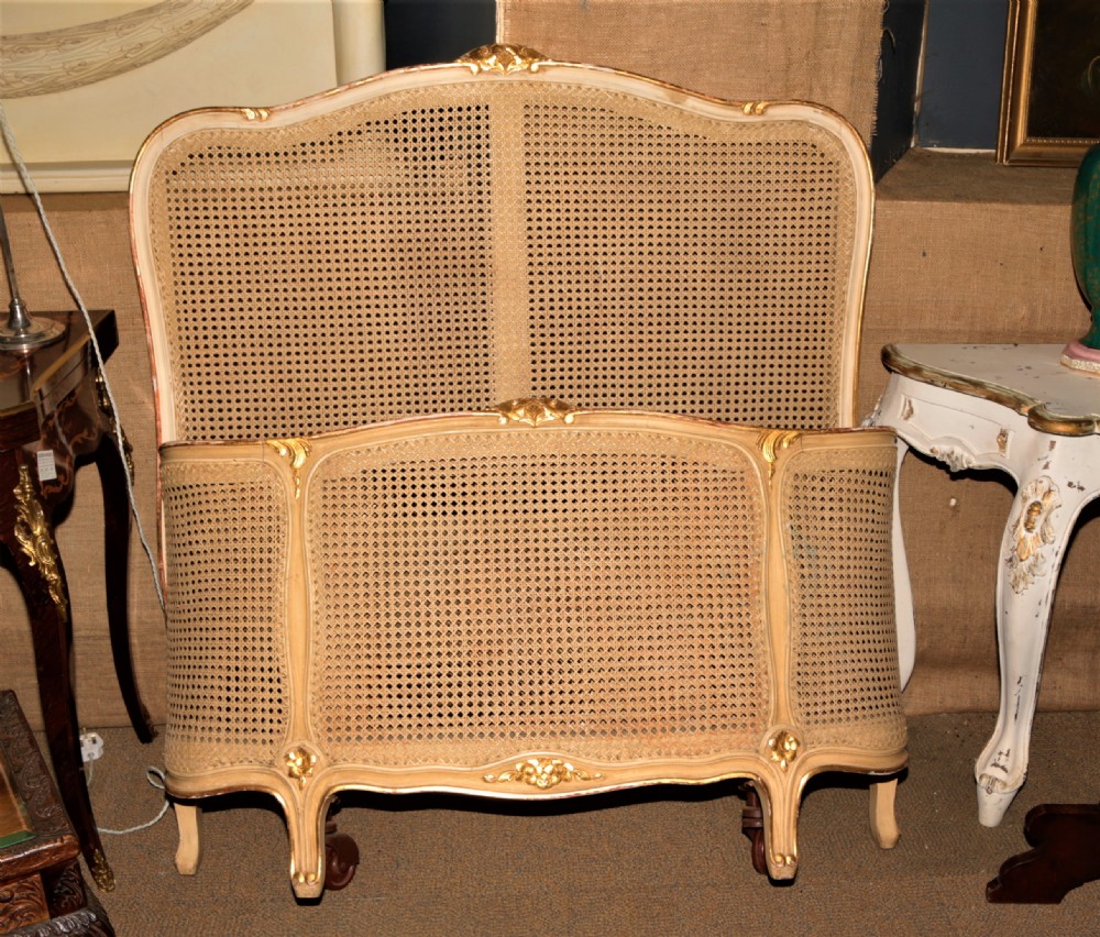A French single bed.