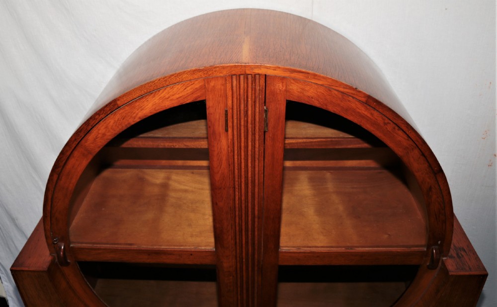 A circular deco display cabinet 1930. View VI