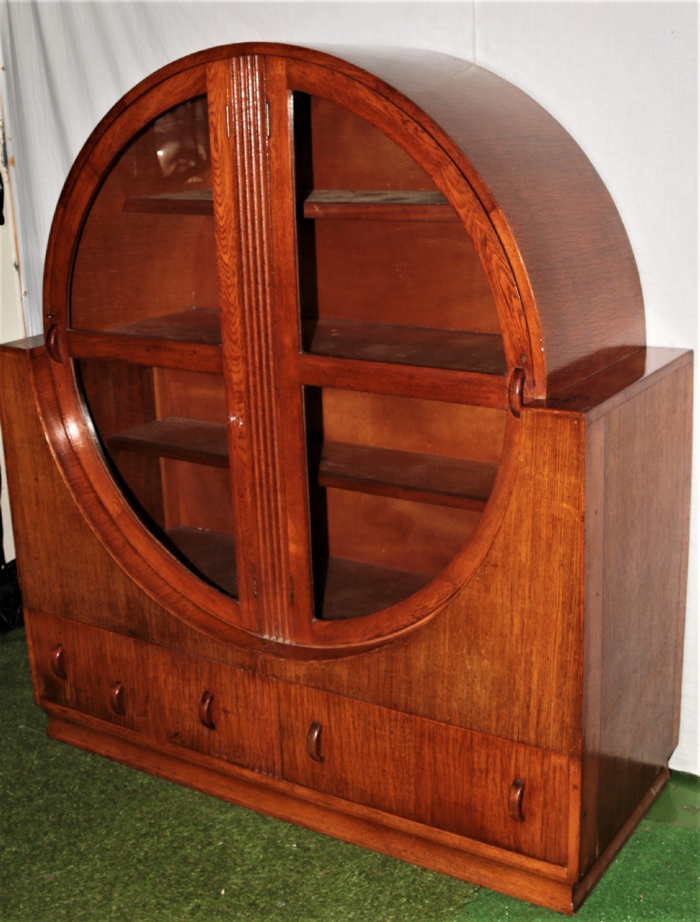A circular deco display cabinet 1930.
