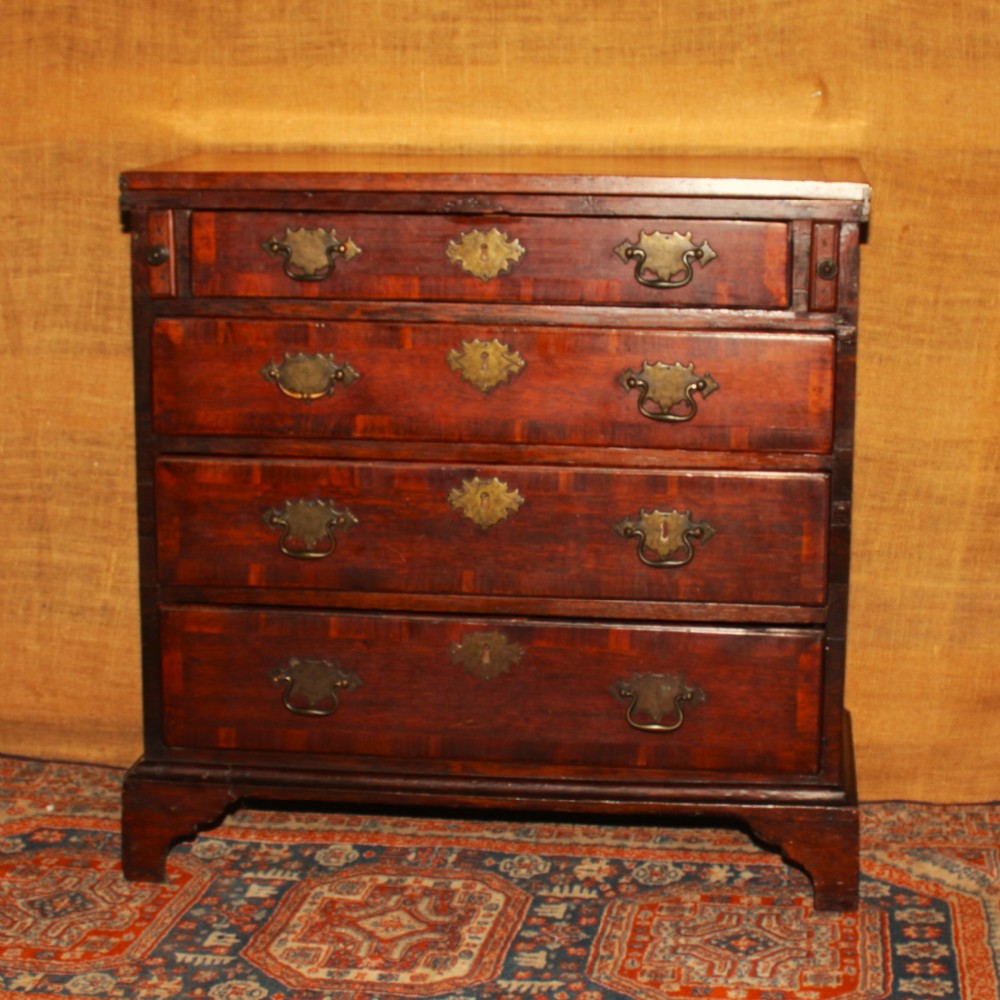 Batchelor chest 18th century.
