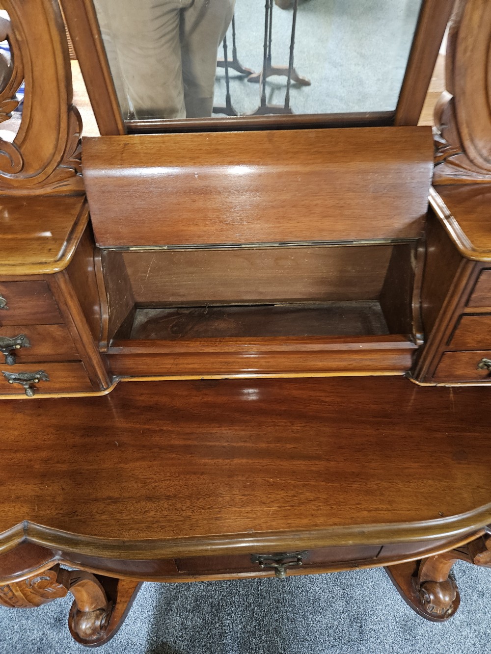 Victorian mahogany dressing table  View IV