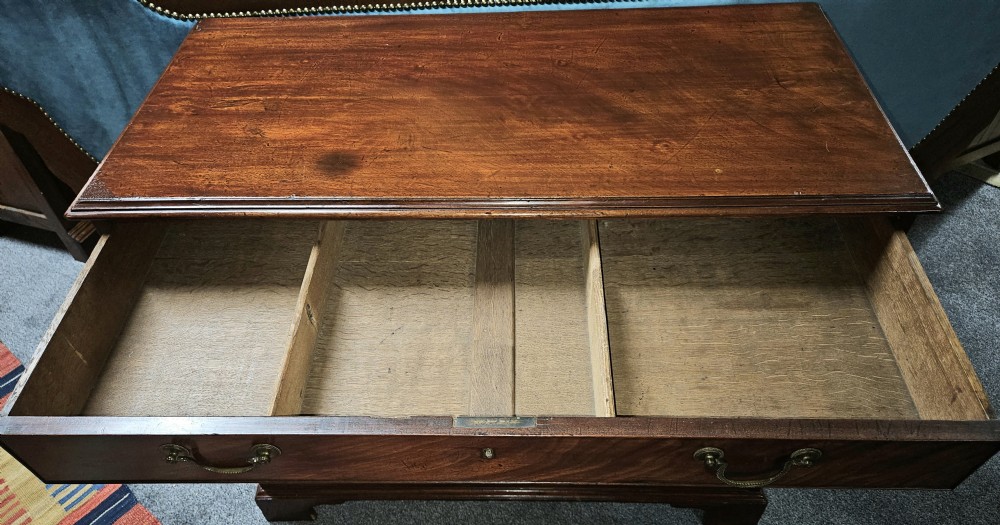 Georgian mahogany chest.  View V