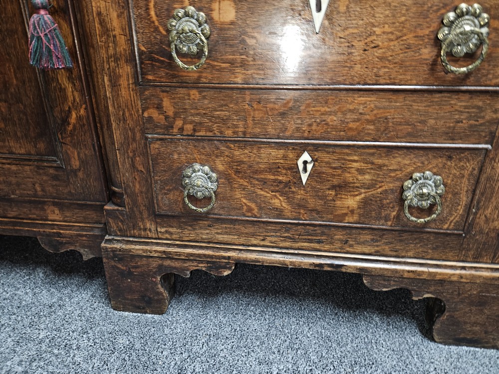 Period oak Welsh dresser.  View VIII