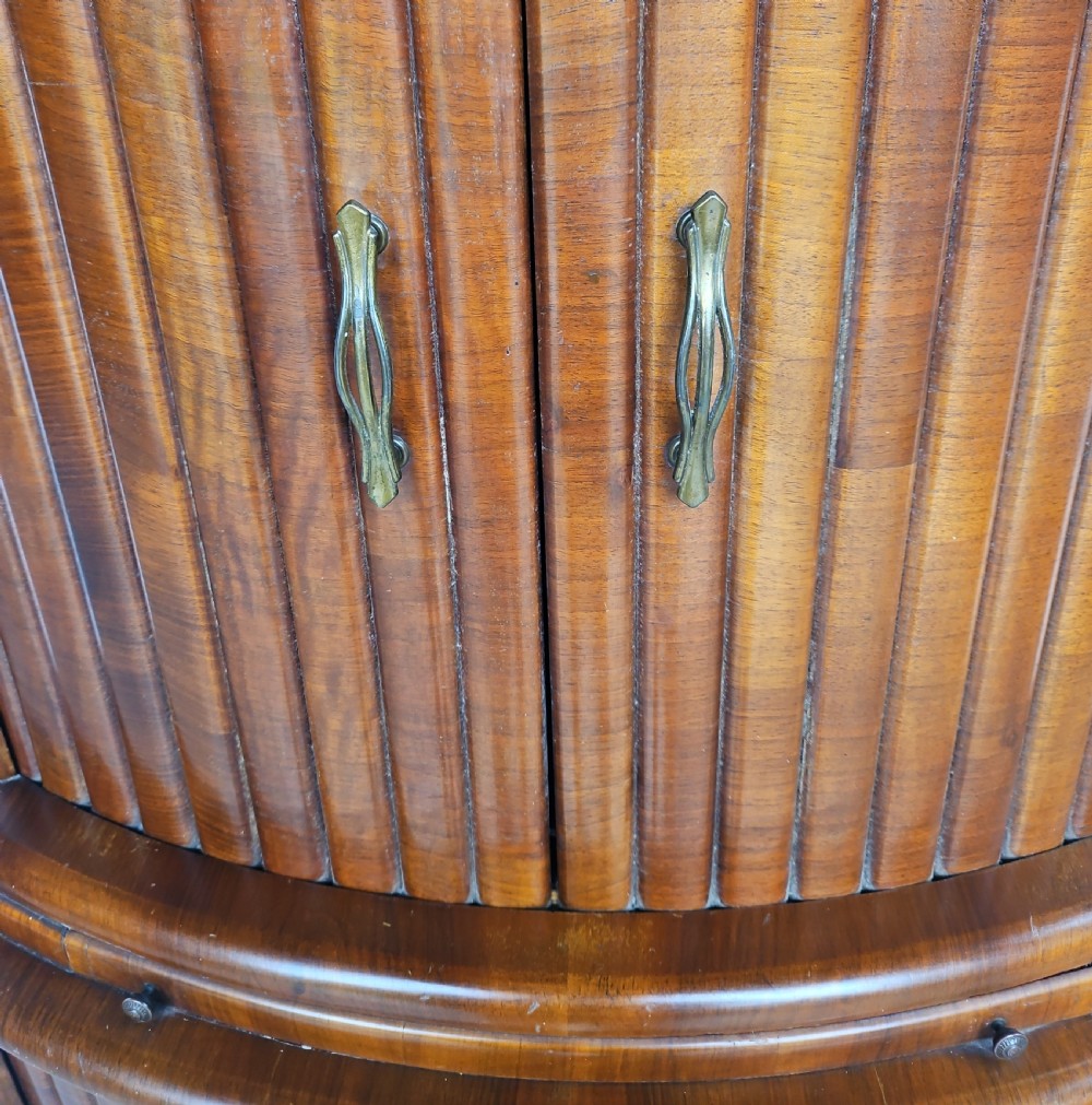 Cocktail cabinet deco. View II