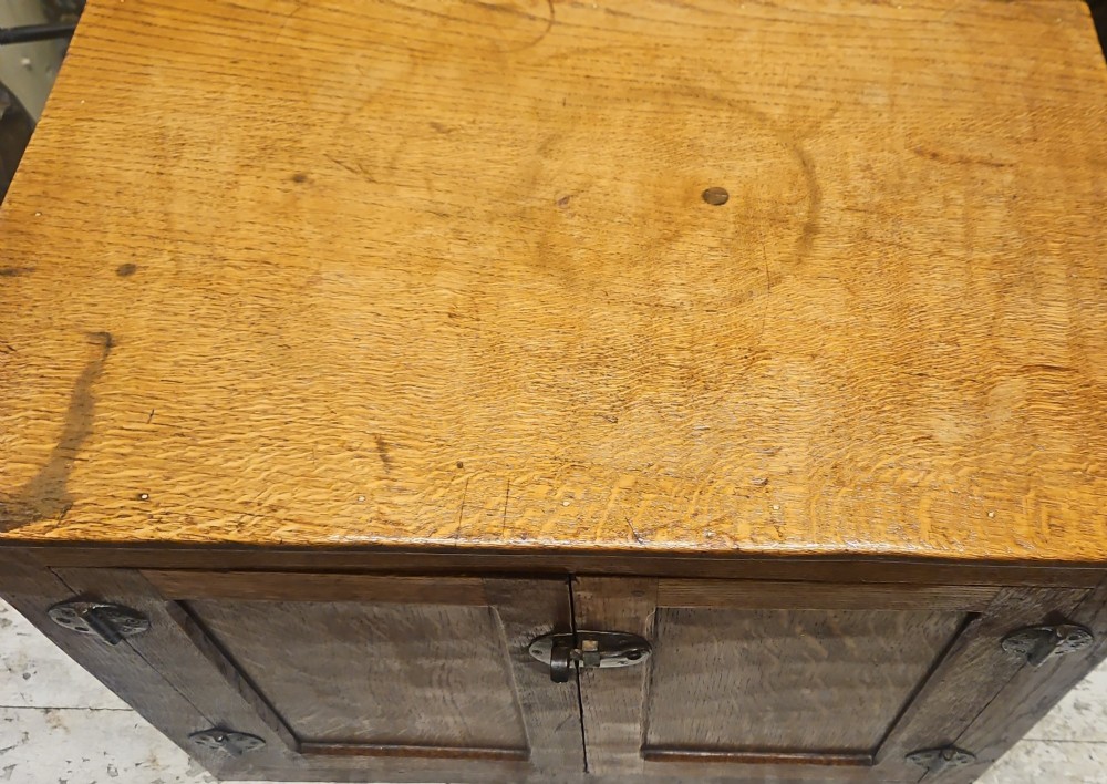 Early mouse man table cabinet. View II