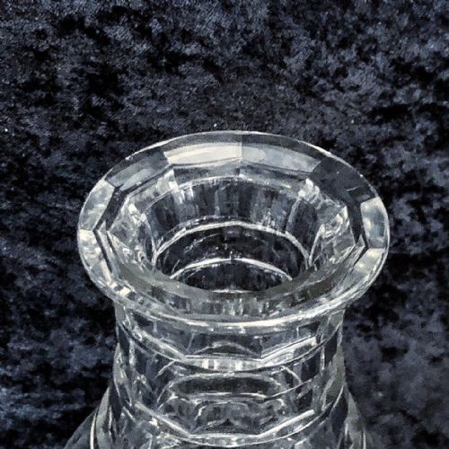 A FINE PAIR OF GEORGIAN CUT CRYSTAL CARAFES - ADDITIONAL PHOTO 1
