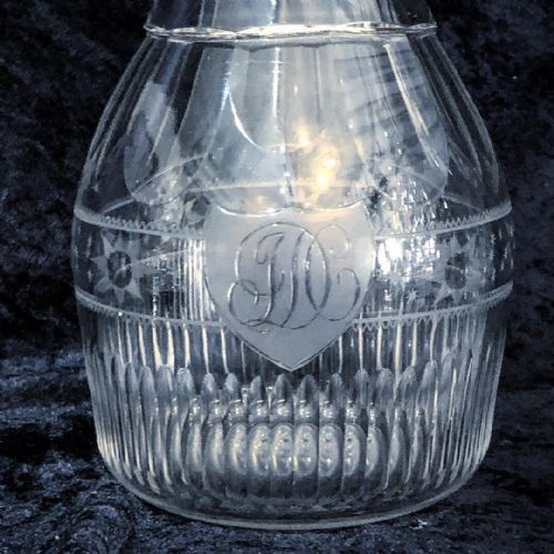 A FINE PAIR OF GEORGIAN CUT CRYSTAL CARAFES - ADDITIONAL PHOTO 3