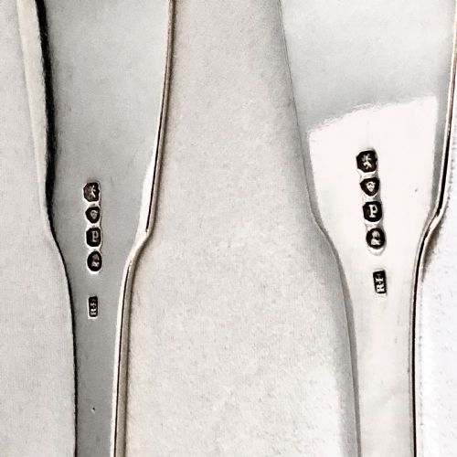 PAIR OF WILLIAM IV SILVER BASTING OR SERVING SPOONS LONDON 1830 - ADDITIONAL PHOTO 3