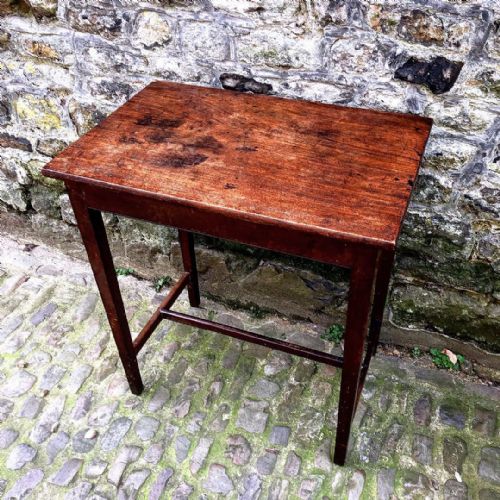 a george iii mahogany side table - CATEGORY: ANTIQUE TABLES - DATED GEORGIAN