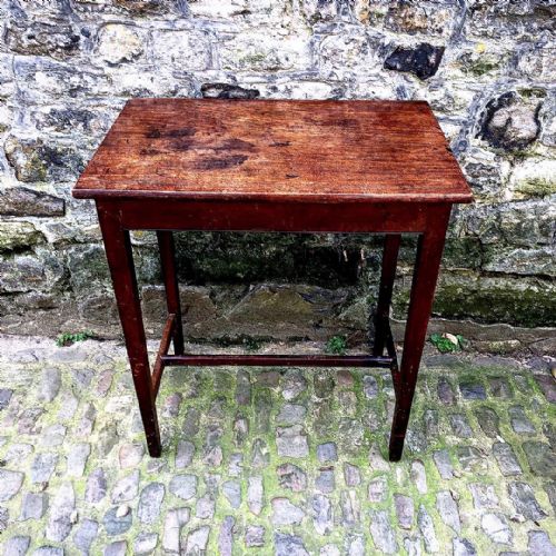 A GEORGE III MAHOGANY SIDE TABLE - ADDITIONAL PHOTO 1