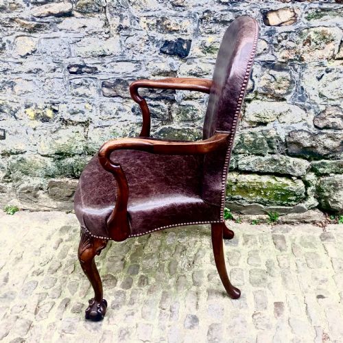 A LATE 19TH CENTURY GEORGE II STYLE WALNUT DESK CHAIR - ADDITIONAL PHOTO 2